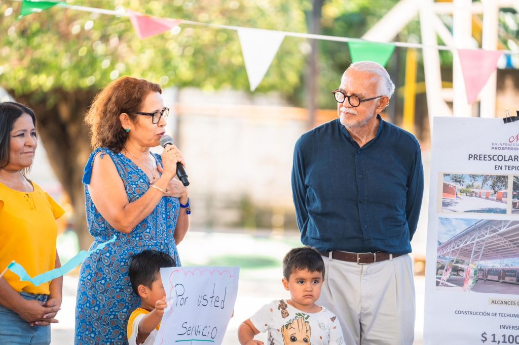 El gobernador del estado, Miguel Ángel Navarro Quintero visitó el preescolar Sangangüey.